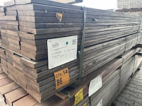 Ca. 135x zwarte kabbes planken geschaafd , 21x145mm, lengte 75/215cm 61/245cm - afbeelding 2 van  3