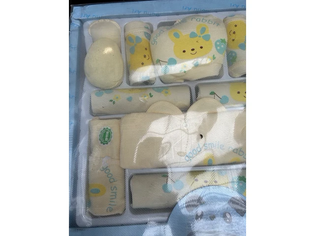 Ca. 13x 16-delige baby kleertjes geschenkset - afbeelding 4 van  6