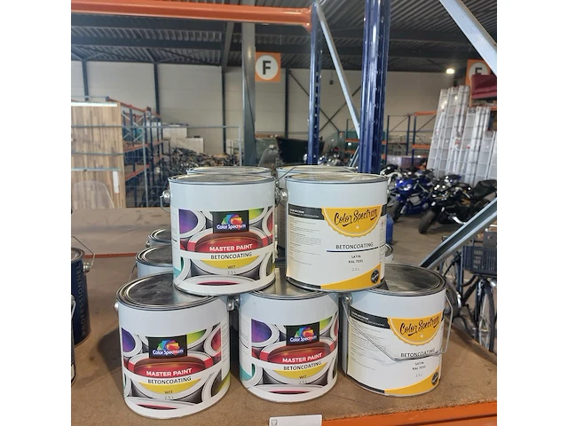 Ca. 13x beton coating ral 7035, color spectrum - afbeelding 1 van  4