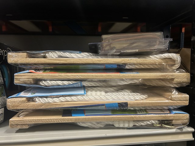 Ca. 13x divers speelgoed w.o. step, puzzel, schommels, w.o. disney junior marvel, zuru pets alive - afbeelding 5 van  8