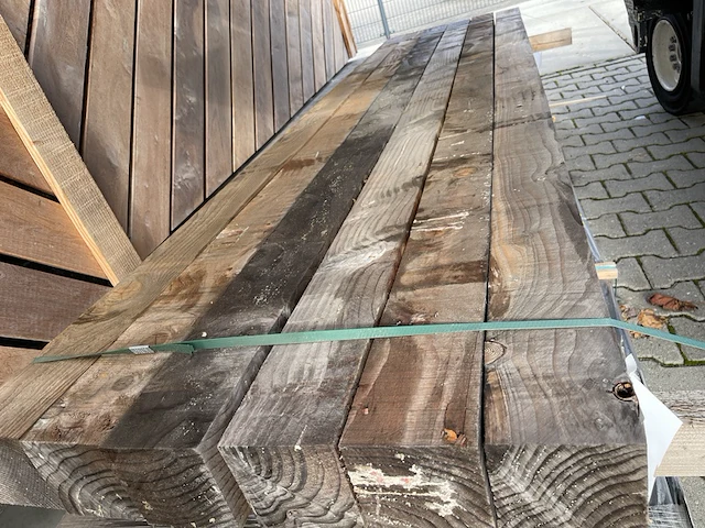 Ca. 13x douglas balken, 120x120mm, lengte 300cm - afbeelding 1 van  3