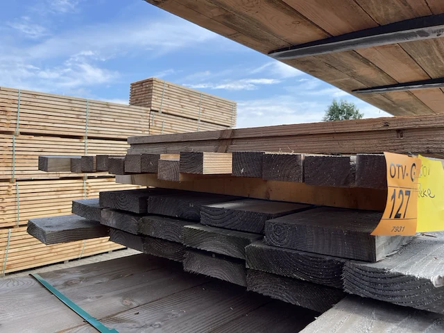 Ca. 13x douglas regels fijnbezaagd, 45x75mm, lengte 400cm - afbeelding 3 van  3