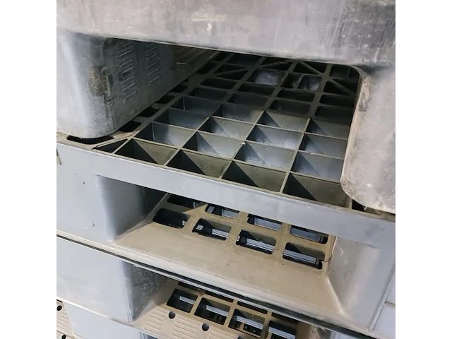 Ca. 13x kunststof pallet - afbeelding 4 van  5