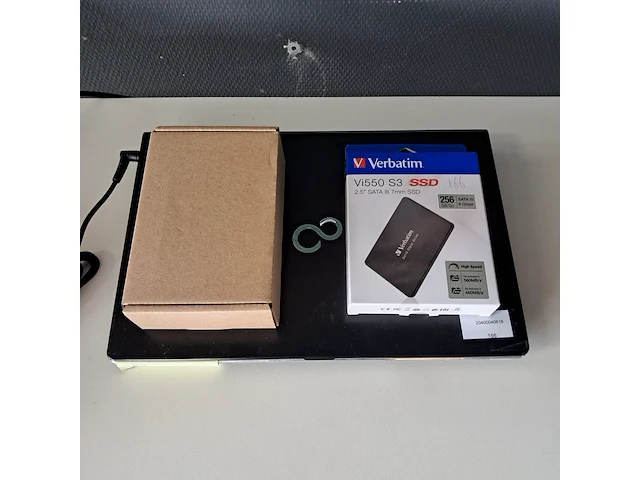 Ca. 13x laptop incl. hdd en lader , fujitsu , s936, zwart - afbeelding 2 van  6