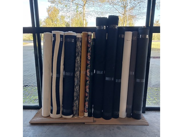 Ca. 13x rol meubelstof - assorti - afbeelding 1 van  23