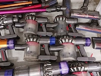 Ca. 13x stofzuigers, dyson, o.a. v12 en v11 - afbeelding 4 van  8