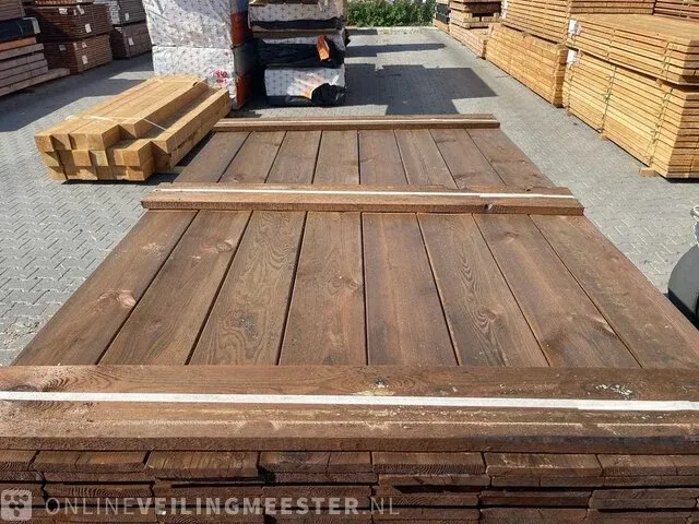 Ca. 140x grenen channelsiding bruin geïmpregneerd, 18x135mm, lengte 360cm - afbeelding 1 van  3