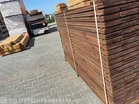 Ca. 140x grenen channelsiding bruin geïmpregneerd, 18x135mm, lengte 360cm - afbeelding 2 van  3