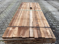 Ca. 143x angelim pedra regels fijnbezaagd, 40x60mm, lengte 240cm - afbeelding 1 van  4