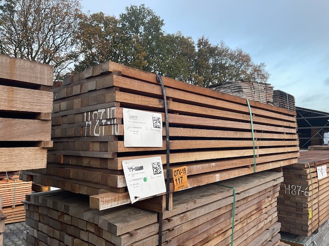 Ca. 143x angelim pedra regels fijnbezaagd, 40x60mm, lengte 240cm - afbeelding 4 van  4