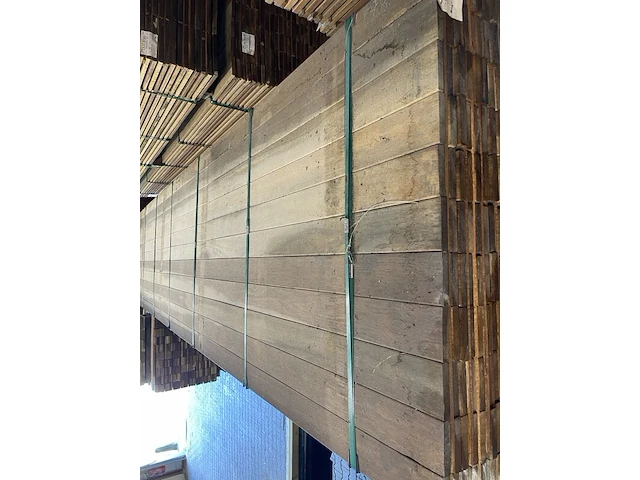 Ca. 143x guyana ipé planken geschaafd, 16x90mm, lengte 300cm - afbeelding 1 van  4