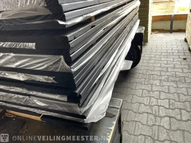 Ca. 144x douglas schuttingplanken zwart gecoat , 16x192mm, lengte 180cm - afbeelding 2 van  3