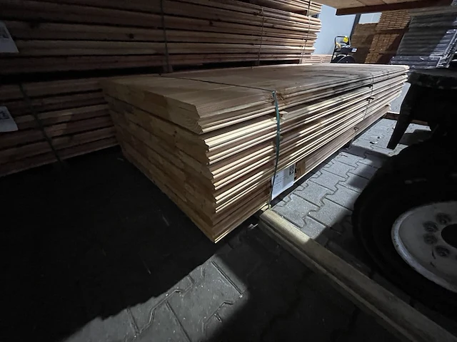 Ca. 144x douglas wisselsponning/halfhoutsrabat, 18x190mm, lengte 300cm - afbeelding 2 van  3