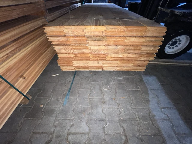 Ca. 144x douglas wisselsponning/halfhoutsrabat, 18x190mm, lengte 300cm - afbeelding 3 van  3