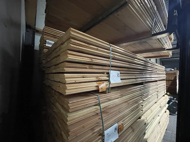 Ca. 144x douglas wisselsponning/halfhoutsrabat, 18x190mm, lengte 400cm - afbeelding 2 van  3