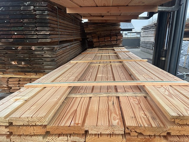 Ca. 148x douglas zweeds rabat, 26x160mm, lengte 400cm - afbeelding 1 van  3