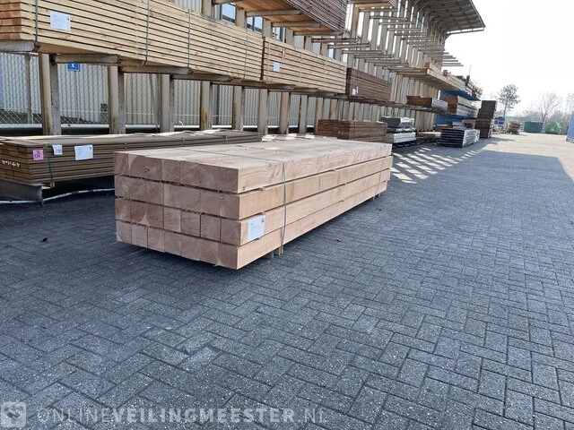 Ca. 14x douglas balken fijnbezaagd, 150x150mm, lengte 300cm - afbeelding 2 van  3