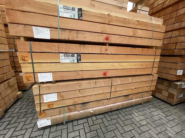 Ca. 14x douglas balken fijnbezaagd, 150x150mm, lengte 300cm - afbeelding 4 van  4