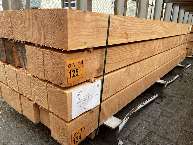 Ca. 14x douglas balken fijnbezaagd, 150x150mm, lengte 300cm - afbeelding 4 van  4