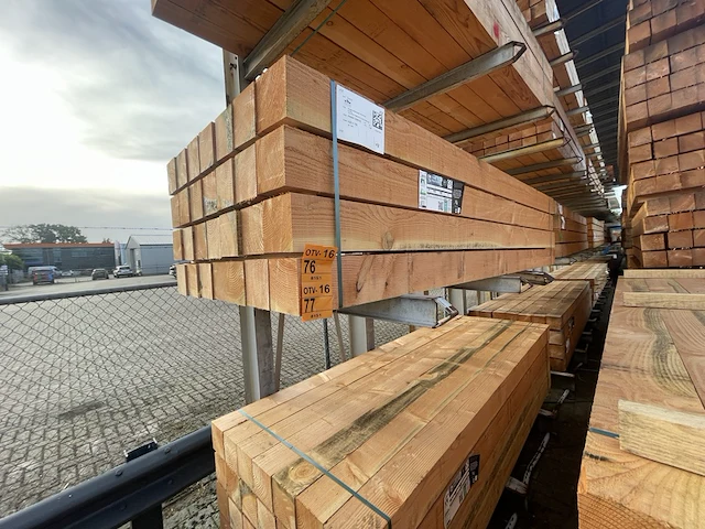 Ca. 14x douglas balken fijnbezaagd, 150x150mm, lengte 300cm - afbeelding 4 van  4