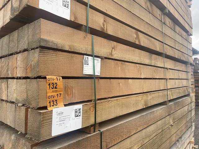 Ca. 14x douglas balken fijnbezaagd, 150x150mm, lengte 400cm - afbeelding 4 van  4