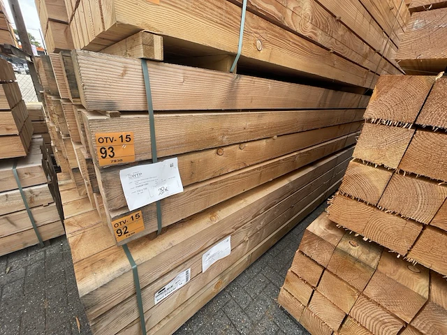 Ca. 14x douglas balken fijnbezaagd, 150x150mm, lengte 500cm - afbeelding 4 van  4