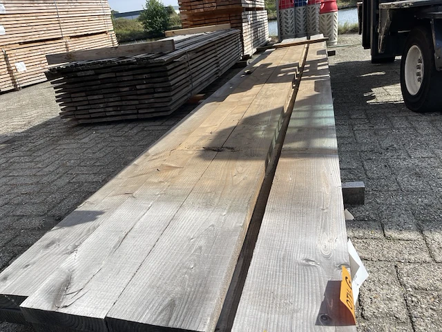 Ca. 14x douglas planken fijnbezaagd, 43x200mm, lengte 600cm - afbeelding 1 van  3