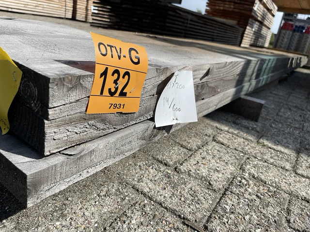 Ca. 14x douglas planken fijnbezaagd, 43x200mm, lengte 600cm - afbeelding 2 van  3