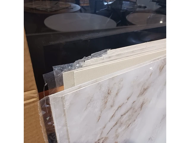Ca. 14x pvc wandpaneel 280x122 cm, 2025 - afbeelding 3 van  4