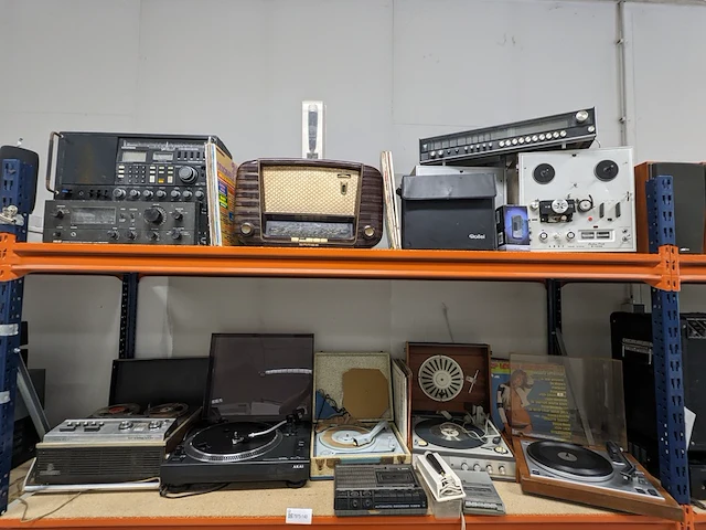 Ca. 14x retro audioapparatuur, o.a. erres, grundig, philips - afbeelding 1 van  22