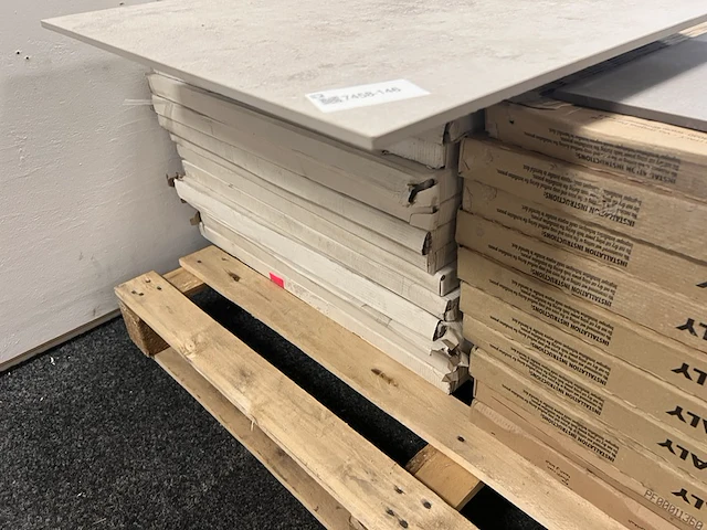 Ca. 15 m² vloertegels - afbeelding 1 van  4