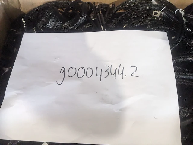 Ca. 150x kabel 6mm2, lengte 120 cm met ringtong m10 en m8 geel - afbeelding 7 van  7