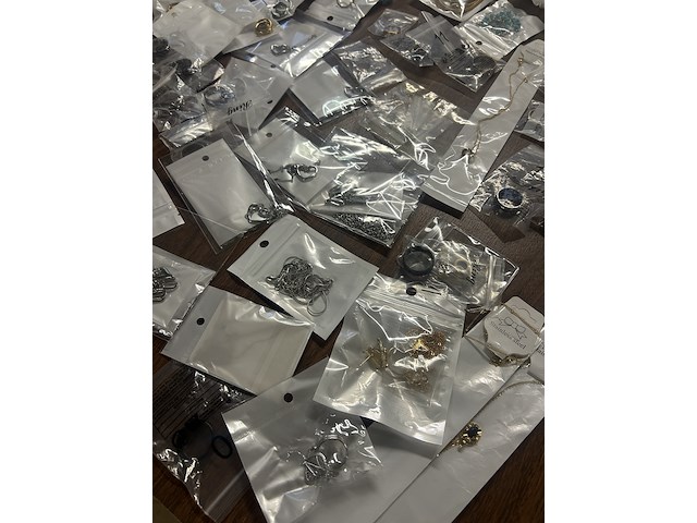 Ca. 150x (online) voorraad juwelier - stainless steel ringen, oorbellen, kettingen van hoge kwaliteit - afbeelding 2 van  10