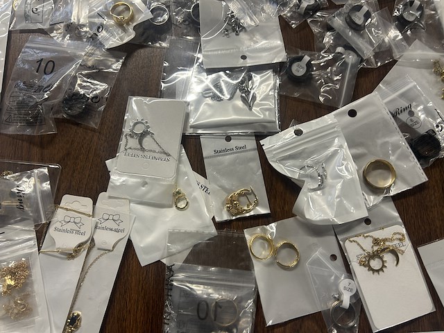 Ca. 150x (online) voorraad juwelier - stainless steel ringen, oorbellen, kettingen van hoge kwaliteit - afbeelding 6 van  10