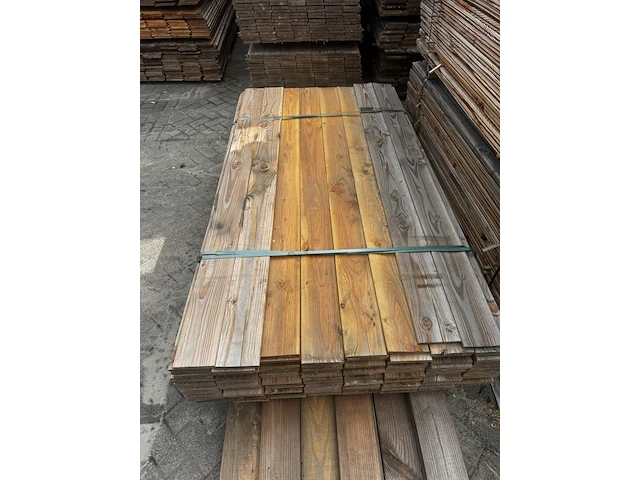 Ca. 156x douglas planken geschaafd - afbeelding 1 van  2