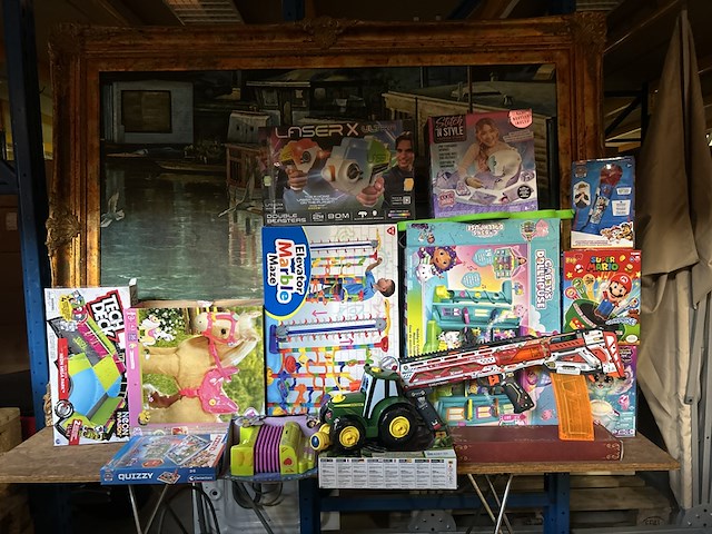 Ca. 15x a-merk speelgoed w.o. super mario, baby born, nickelodeon paw patrol, laser x, play - afbeelding 1 van  10