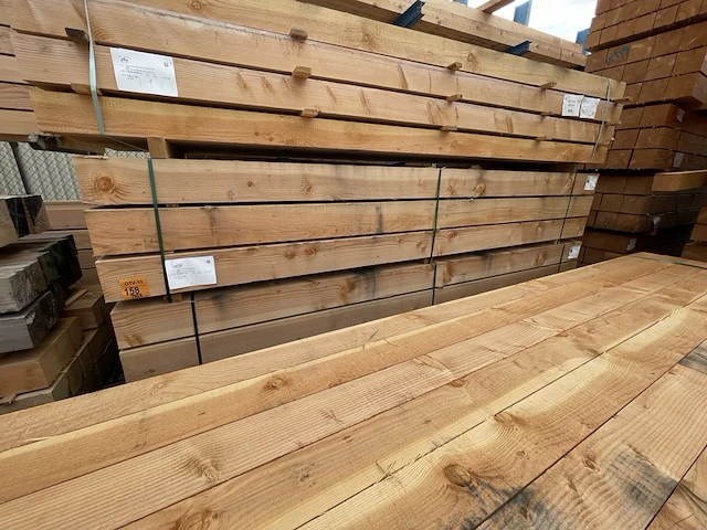 Ca. 15x douglas balken fijnbezaagd, 200x200mm, lengte 400cm - afbeelding 4 van  4