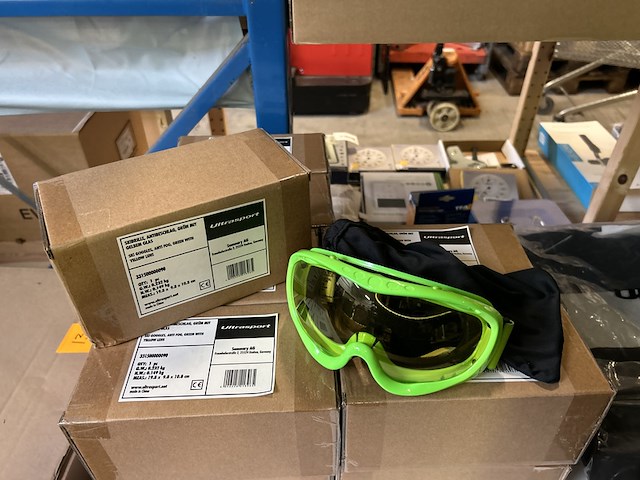 Ca. 15x skibril, 4x paar handschoenen, 2x jas, ultrasport - afbeelding 9 van  10
