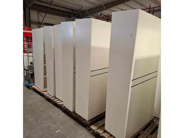 Ca. 15x stellingkast, 1x communicatiezuil en diverse metalen houders - afbeelding 11 van  14