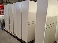 Ca. 15x stellingkast, 1x communicatiezuil en diverse metalen houders - afbeelding 11 van  14
