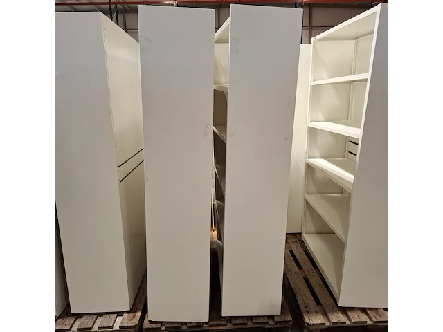 Ca. 15x stellingkast, 1x communicatiezuil en diverse metalen houders - afbeelding 12 van  14