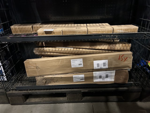 Ca. 15x trampoline trap, ca. 33x grixx optimum stylus pen - afbeelding 1 van  7