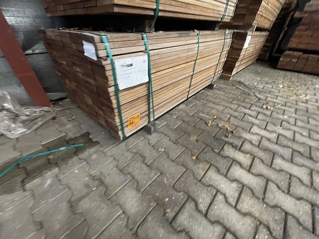 Ca. 161x guyana teak planken geschaafd, 25x140mm, lengte 185cm - afbeelding 4 van  5