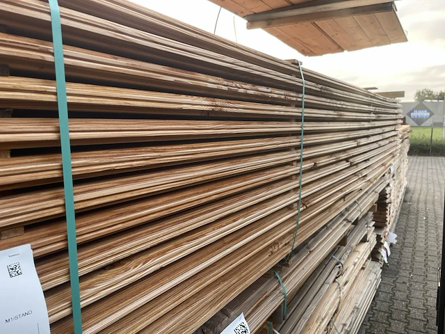 Ca. 164x douglas wisselsponning/halfhoutsrabat, 18x190mm, lengte 400cm - afbeelding 2 van  3