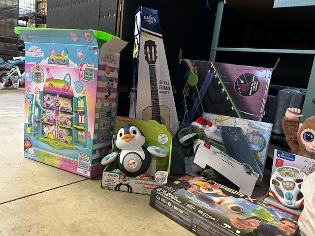 Ca. 16x a-merk speelgoed w.o. clementoni, casdon dyson, dickie toys, fisher-price, vtech - afbeelding 2 van  11