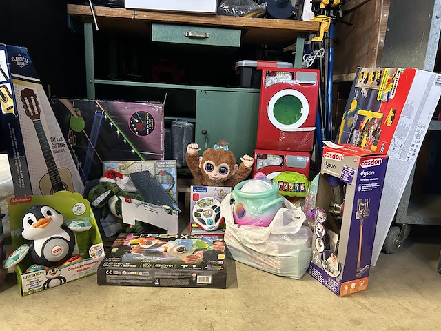 Ca. 16x a-merk speelgoed w.o. clementoni, casdon dyson, dickie toys, fisher-price, vtech - afbeelding 1 van  11