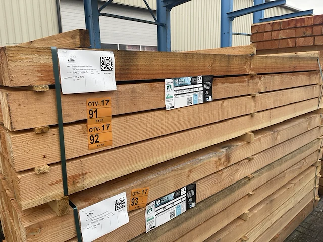 Ca. 16x douglas balken fijnbezaagd, 120x120mm, lengte 300cm - afbeelding 4 van  4
