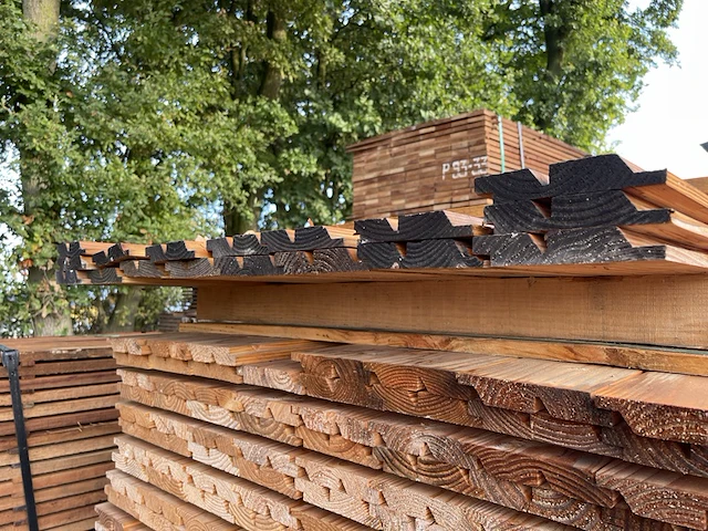 Ca. 16x douglas dubbele rhombus profiel geschaafd, 25x135mm, lengte 500cm - afbeelding 3 van  3