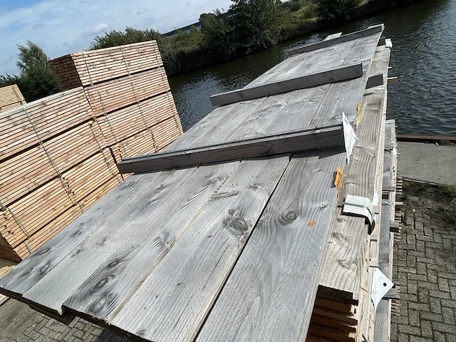 Ca. 16x douglas planken fijnbezaagd, 22x200mm, lengte 500cm - afbeelding 1 van  3