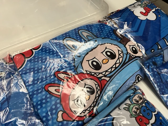 Ca. 16x labubu broeken en t-shirts - afbeelding 4 van  7